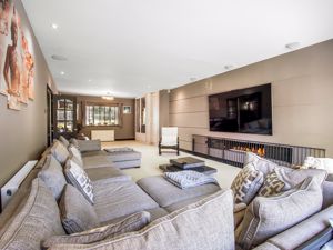 Photo 27- click for photo gallery